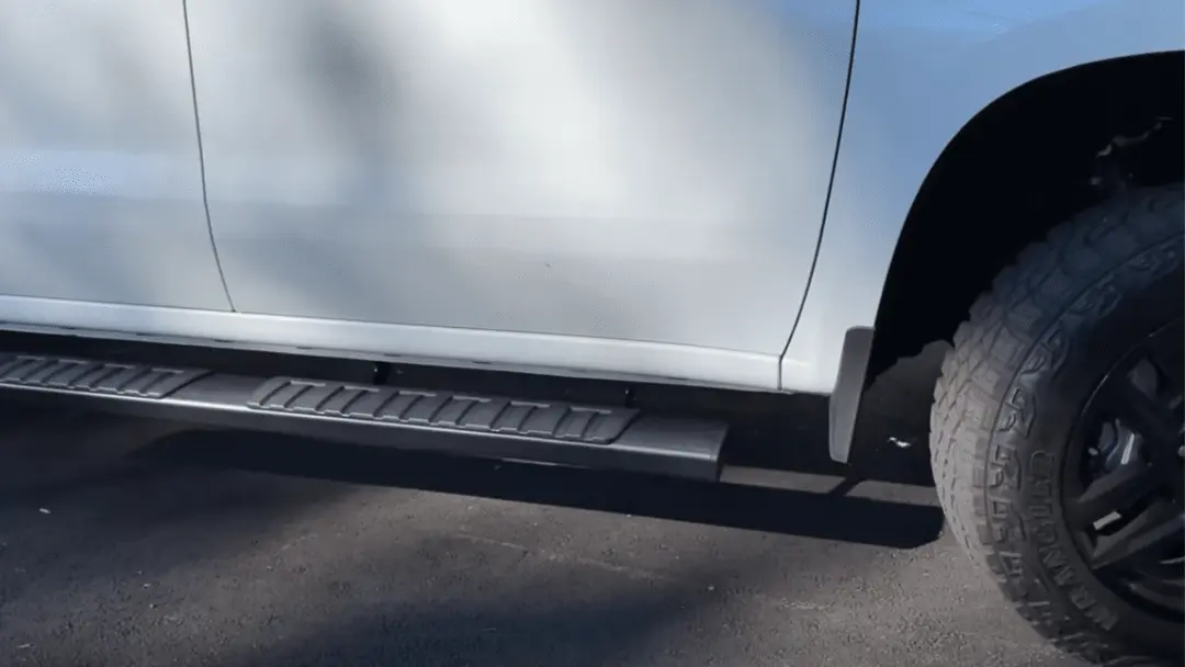 chevy silverado running board bolt size